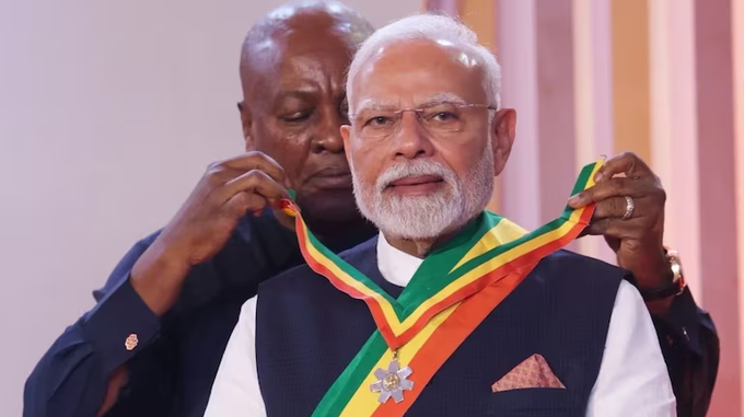 AlLxmn013's tweet photo. IYKYK🫡

#PMModi #NarendraModi #JohnMahama #blackandwhite #ShehnaazGill #TejRan #ElvishYadav https://t.co/fqoBLouKrF