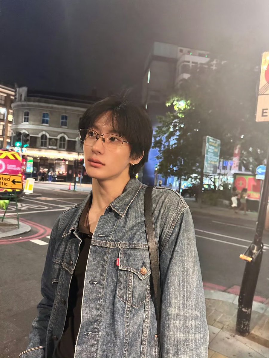 daintoiny's tweet image. BOYFRIEND ANTON