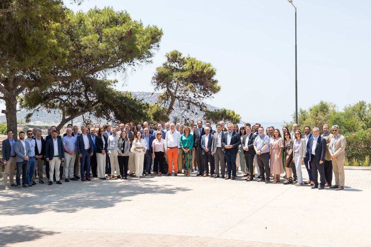 WMCESProjects's tweet photo. Last week, the @MartensCentre network met in Athens for our Annual Cooperation Seminar #ThinkIn2025.

For 3 days, our team &amp; partners debated key challenges for Europe.

Grateful for the presence of 🇬🇷 govt members &amp; @EPP Sec Gen @DolorsMM. 🇪🇺

#EU #MartensCentre https://t.co/WE22k6SVuH