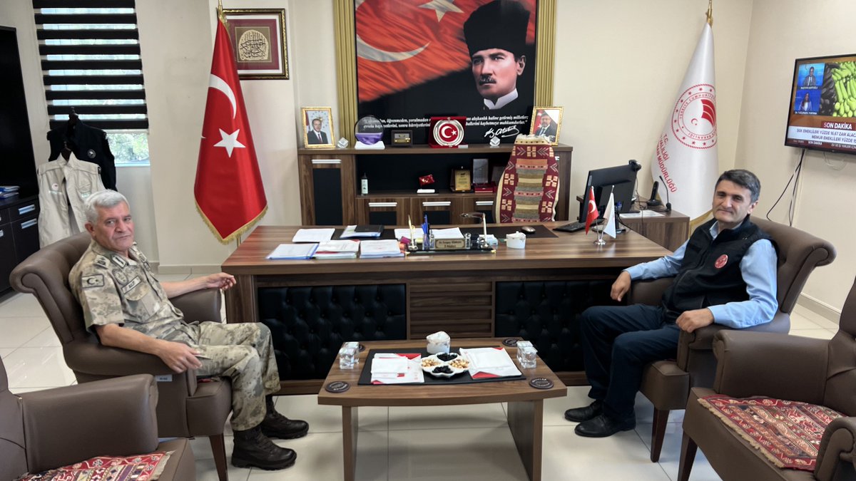 Van İl Tarım ve Orman Müdürlüğü (@vantarimorman65) on Twitter photo Van Asayiş Kolordu Komutanı Tümgeneral Ünsal BULUT, İl Müdürümüz Dr. Turgay ŞİŞMAN’ı makamında ziyaret etti.
<a href="/ibrahimyumakli/">İbrahim Yumaklı</a> <a href="/tcvanvaliligi/">T.C. Van Valiliği 🇹🇷</a> <a href="/musagoktas_/">Musa Göktaş</a> <a href="/trgyssmn/">Turgay ŞİŞMAN</a> Van Asayiş Kolordu Komutanı Tümgeneral Ünsal BULUT, İl Müdürümüz Dr. Turgay ŞİŞMAN’ı makamında ziyaret etti.
<a href="/ibrahimyumakli/">İbrahim Yumaklı</a> <a href="/tcvanvaliligi/">T.C. Van Valiliği 🇹🇷</a> <a href="/musagoktas_/">Musa Göktaş</a> <a href="/trgyssmn/">Turgay ŞİŞMAN</a>