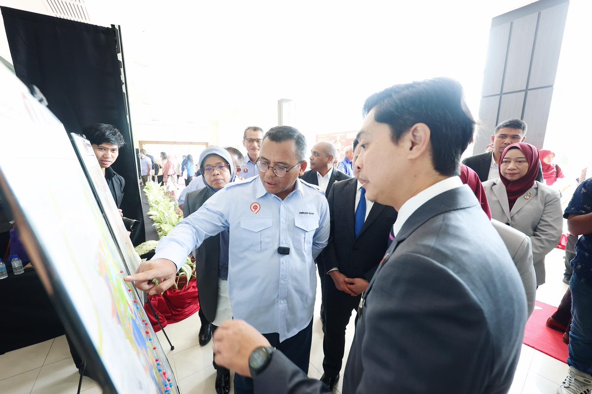 Menyempurnakan Pelancaran Publisiti &amp; Penyertaan Awam Draf Rancangan Tempatan MP Sepang Selangor 2035 (Penggantian), selaras dengan usaha mengangkat Selangor dan Sepang sebagai hab MRO terkemuka Asia Tenggara melalui kerjasama strategik Kerajaan Negeri dan Persekutuan bagi