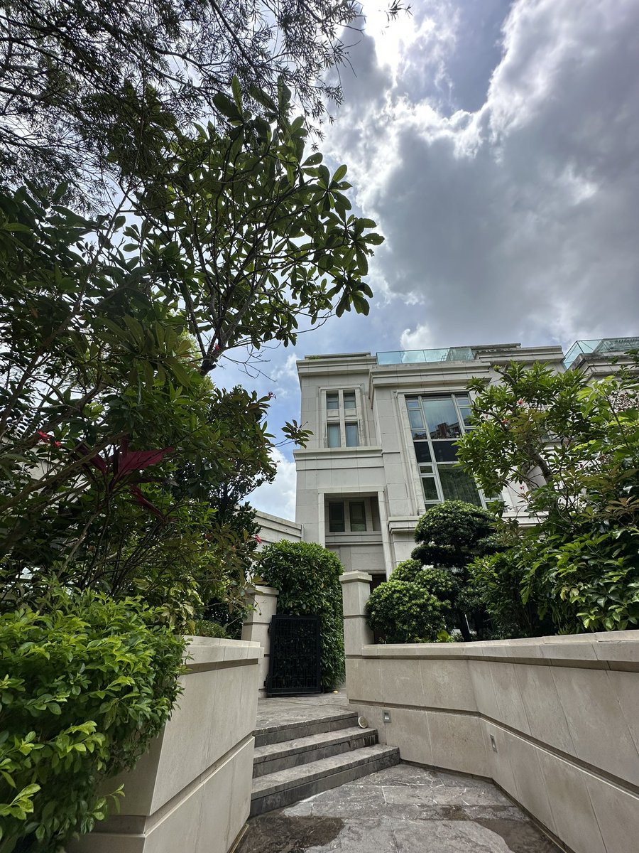 KckLibrary's tweet image. 「我已經有七年沒買過新衣服了」－ BBC News 中文 youtube.com/shorts/cM7JKG-… 來自 @YouTube #SkyyImages #LessShopping