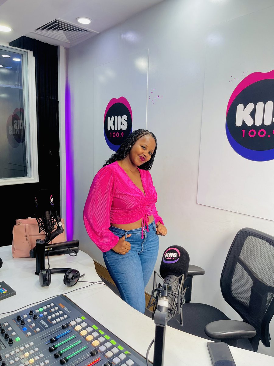 Lisa’s got the mid morning on lock, good vibes, hot hits 🎶 and that energy you need 🔥🔥.
#KIIS100 #Hothitsforkampala #kiisfmug