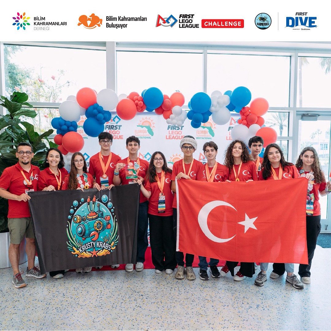 24-28 Haziran tarihlerinde ABD’de gerçekleşen Florida Sunshine Invitational Turnuvasında, Özel Çakabey Lisesi'nden KRUSTY KRUBS, Koç/Mentor Ödülü ve Robot Tasarım Finalist ödüllerini kazandı! Takımımızı tebrik ediyoruz! #bilimkahramanlari #umutbilimde #submerged