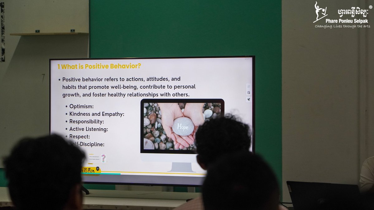 Last week, our 11th batch of VAAS students explored the power of positive behavior in a life skills session led by Mr. Son Lida, Director of the Future Leader Center.
Big thanks to him for inspiring our students to grow into more confident and thoughtful individuals!