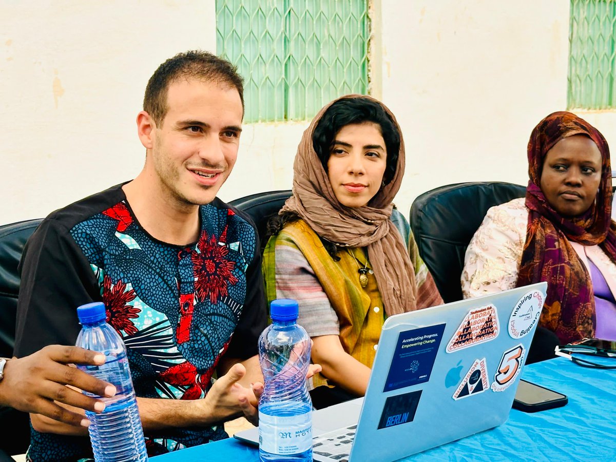youthmakershub's tweet photo. #YMHinPuntland
We hosted a youth forum to share EU opportunities like Erasmus+ & the AU-EU Youth Lab. With Somali interpretation & real stories like Shima’s, it was a space for dreams & dialogue! 💪🏼
#YouthmakersHub #YouthEngagement #YMHinAfrica #3isProject #ErasmusPlus https://t.co/JlvQGA5ExI