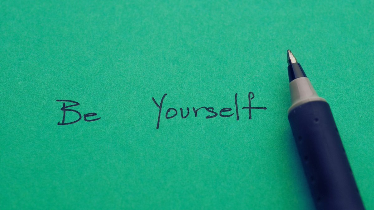 JobLookupGlobal's tweet image. Be yourself: What does that look like in a Job Interview?
🔗joblookup.com/explore/be-you…

#JobSearch #InterviewSkills #jobseeker
