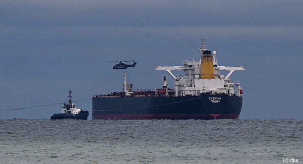 GermanAmbUK's tweet image. Germany is stepping up action against Russia’s shadow fleet.
Tankers in the Baltic Sea are being questioned about their insurance cover against oil pollution damage. The aim is to increase pressure on Russia’s shadow fleet and safeguard the Baltic Sea ecosystem.