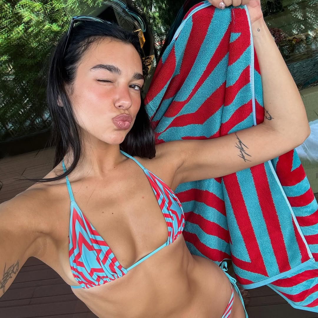simp4feetsies's tweet photo. goonmorning 🩷 it's dua's birthday today so make her a present by pumping for her tight tummy and pretty pits 🥰 https://t.co/HTwD3LEWs7