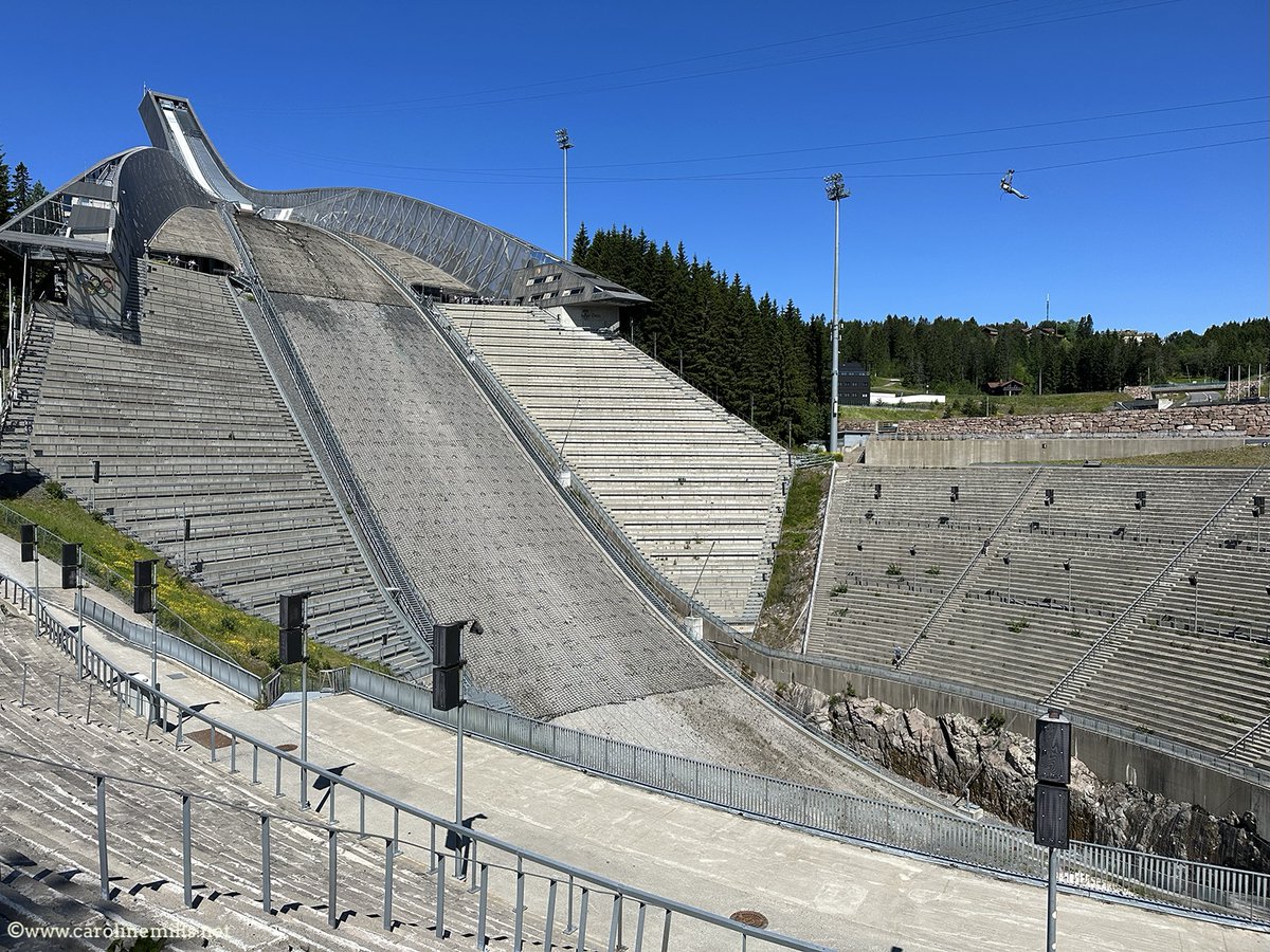 CarolineMills99's tweet image. The famous #Holmenkollen Ski Jump at Norway's National Ski Arena in #Oslo. Seriously, who jumps off this into what looks like a gladiatorial pit? Credit to their bravery! Visitors can climb the jump tower, with fabulous views over #Oslofjorden. #skiing #skijumping #Norway