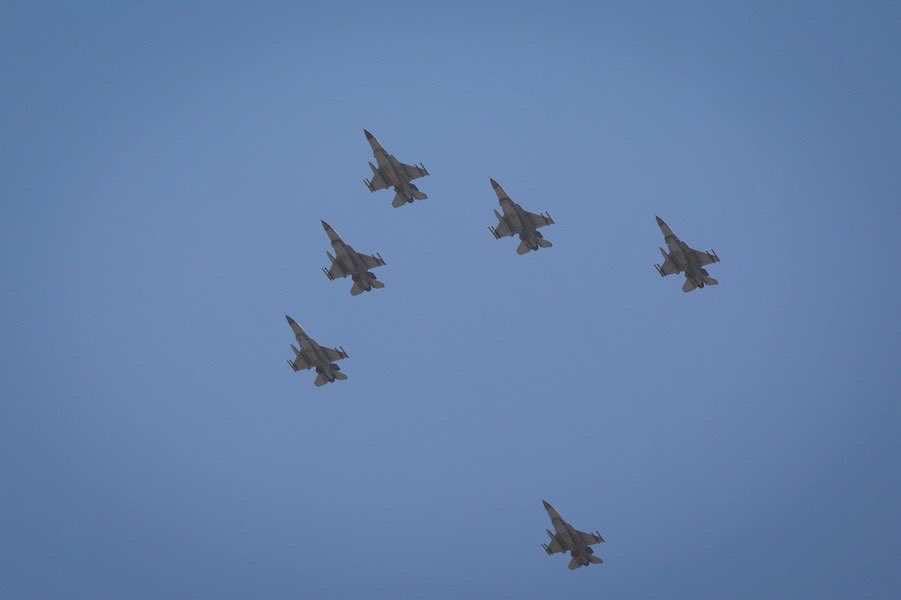 NATO_AIRCOM's tweet image. Allies 🇭🇺🇹🇷🇺🇸 @NATOAWACS & partners 🇦🇿🇪🇬🇯🇴🇶🇦participate in 🇹🇷 multinational exercise Anatolian Eagle 25
This live-fly exercise delivers advanced, high-tempo combat training designed to sharpen interoperability & reinforce NATO’s collective defence posture