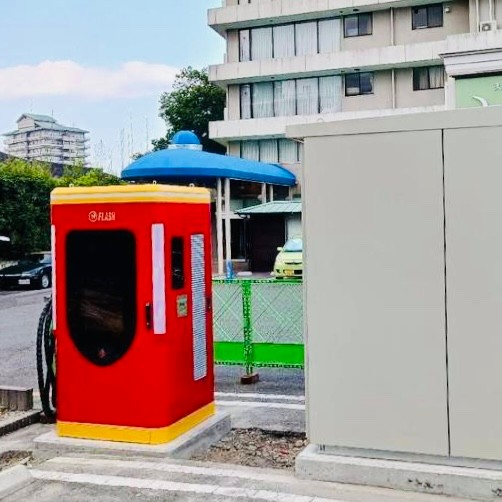 EV_FLASH_10FF's tweet photo. 滋賀県大津市でFLASHの設置工事が進行中です。
#FLASH
#EV急速充電器
#従量課金
#CHAdeMO
#NACS
#600A https://t.co/VjQs0pAdbl