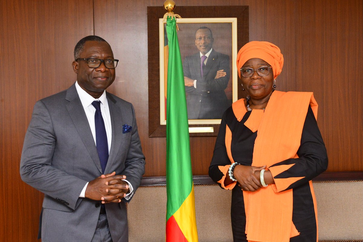 unfpa_benin's tweet image. Le Directeur Régional @UNFPA pour l'Afrique de l'Ouest & du Centre @SennenHounton a été reçu par Mme la Vice-Présidente du Bénin, Mme @MCTalata en marge des travaux du Projet Régional @SWEDD. Il a félicité @gouvbenin pour les actions plurisectorielles en faveur de la femme/fille