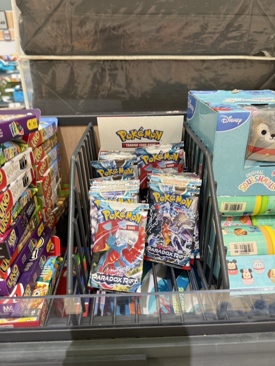 Zenyx_6's tweet photo. @pokemondealsuk All Lidl stores paradox rift https://t.co/cIVtBXxDOk