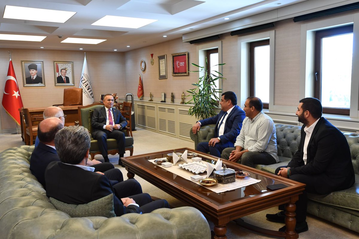 📌GATEM Toptancılar Sitesi Başkanı Ergün Ciğerli ve beraberindeki heyet, Valimiz Kemal Çeber’i makamında ziyaret etti.

✅Valimiz, GATEM’in yürüttüğü çalışmalar hakkında bilgi aldı.

📍#Gaziantep Valiliği

<a href="/kemalcebervali/">Kemal Çeber</a>