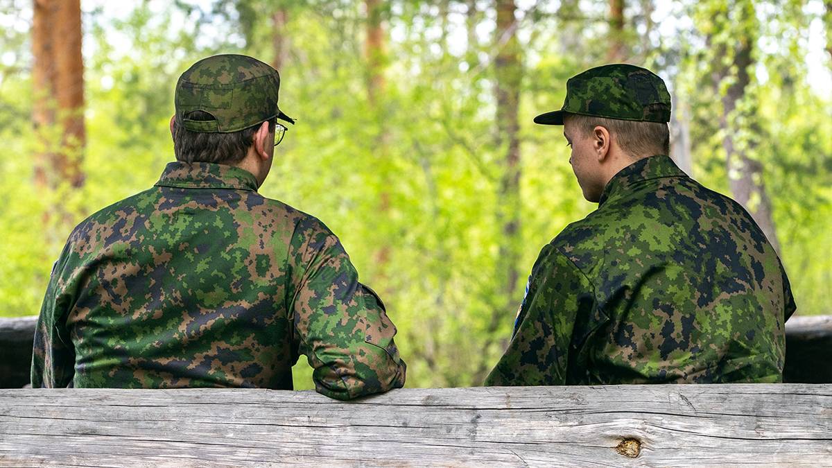 Pilotoimme Mieli Kainuu ry:n kanssa tukihenkilökoulutusta, jossa varusmiehet tukevat etenkin alokkaita kasarmeilla ja harjoituksissa. Pyrkimyksenä keskeytysten väheneminen ja osaamisen lisääminen reserviin.

maavoimat.fi/-/kainuun-prik…

#kaipr #maavoimat #toimintakyky