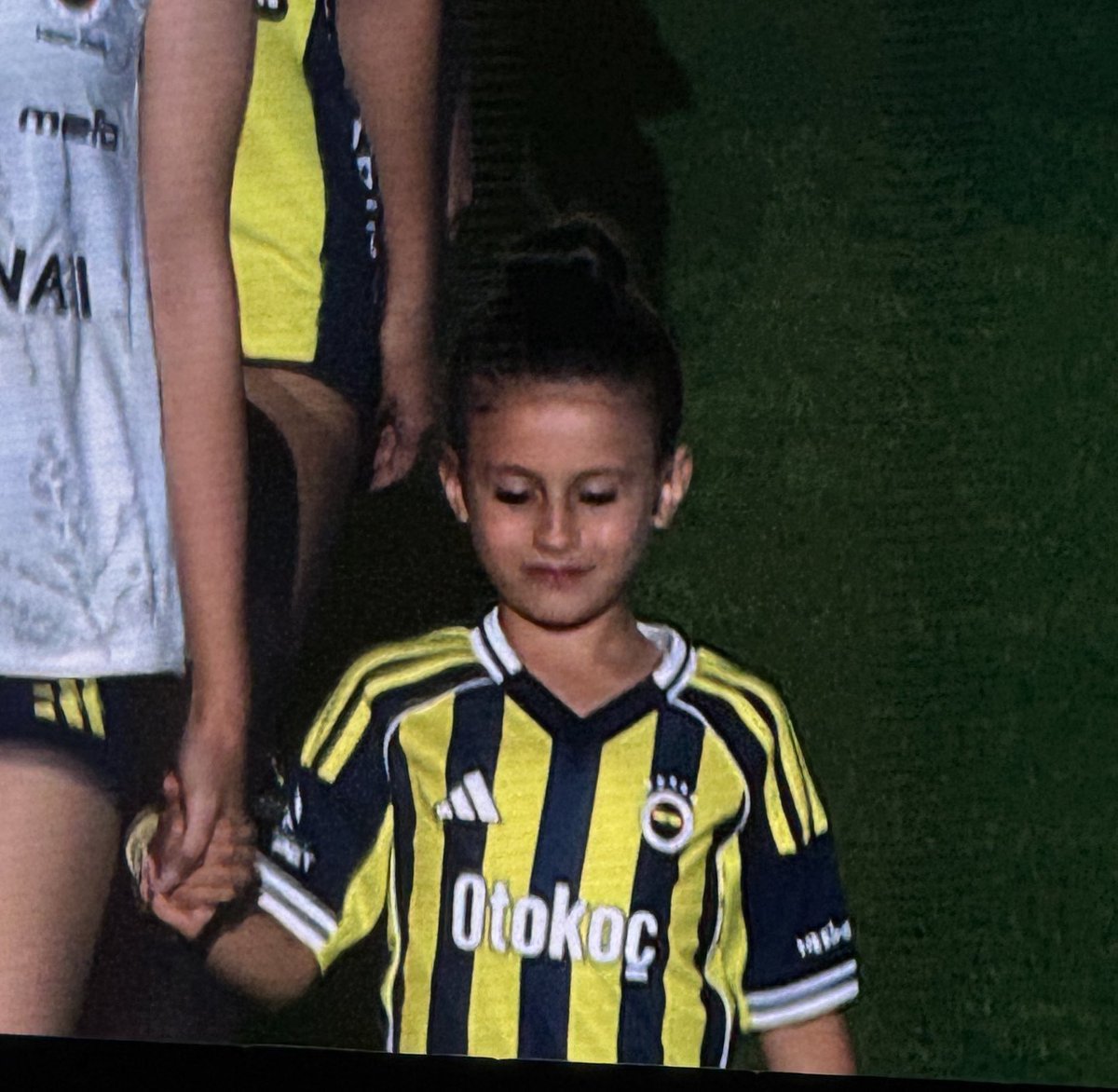 Benim için bu lig bir çocuğun kalbini kıranlarla SİTEM; o güzel yavrunun kalbini kazanarlara SAYGI twitidir…