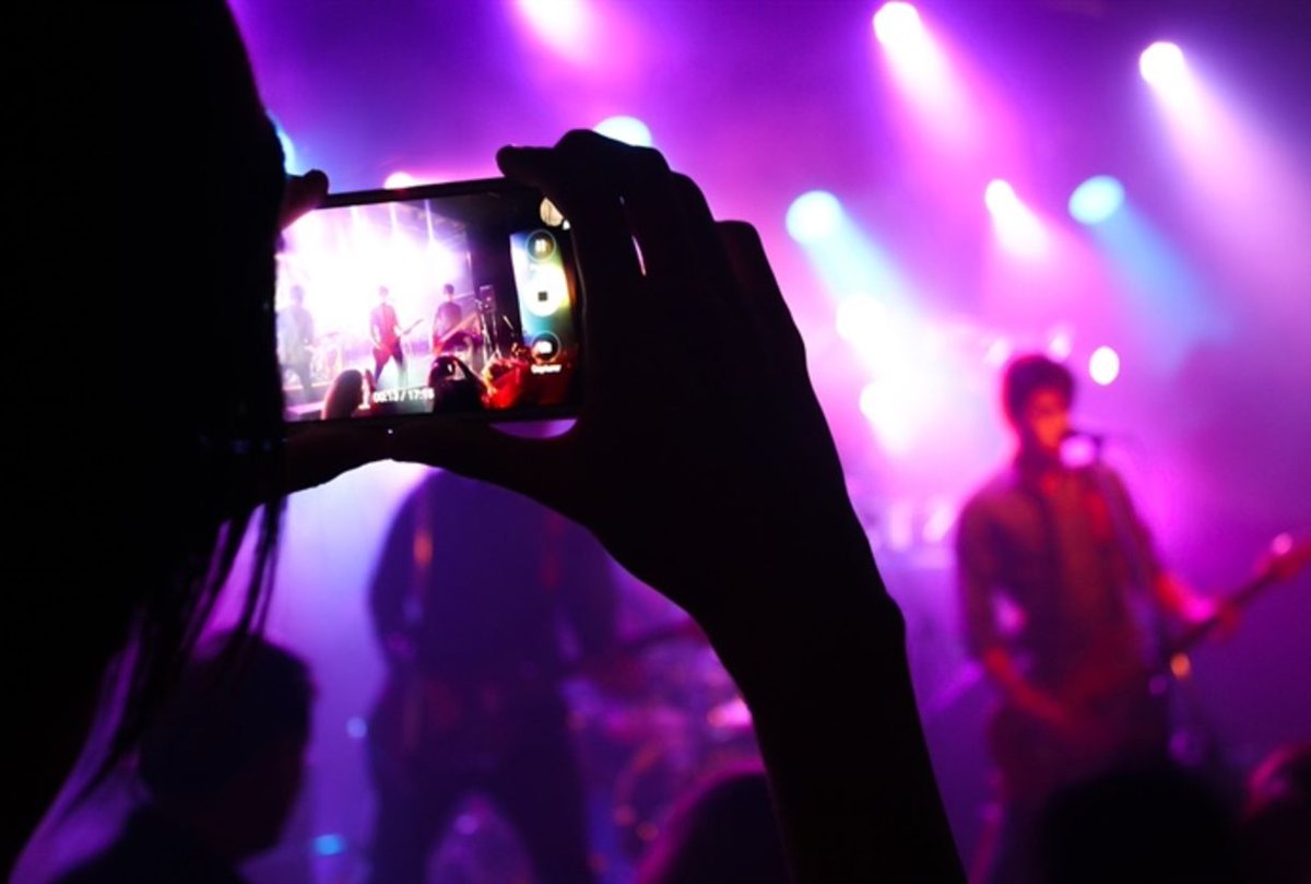 visit_bham's tweet image. Seeing ELO in Birmingham this weekend? You’re hearing echoes of a revolution 🎸 Where Jeff Lynne’s symphonic pop first took flight and changed music forever. 

Discover music experiences in the region 👉 bit.ly/40xMVD0
And our musical heritage 👉 bit.ly/4l6tKse