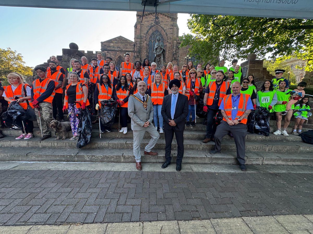As Mayor, I’m proud to support Wolverhampton’s volunteer litter picking event 🌿💛

Together with partners &amp; residents, we’re creating a cleaner, safer, stronger city. Join us &amp; help make a difference! 💪 #OneWolverhampton #PrideInOurCity