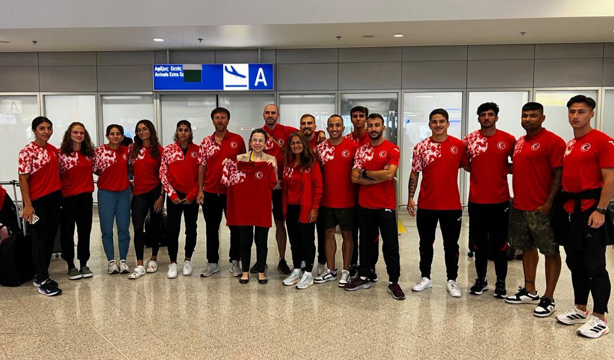 Atletizm Milli Takımımızı, “Dromia International Sprint and Relays Meeting” vesilesiyle geldikleri Atina’da havaalanında karşıladık.