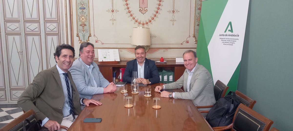 Junta Granada (@juntagranada) on Twitter photo El secretario general de Energía, Manuel Larrasa y el delegado <a href="/IndustriaAnd/">Consejería de Industria, Energía y Minas</a> <a href="/GumerFernandez2/">Gumer Fernandez</a>, se reúnen con el CEO del Grupo Cuerva, Ignacio Cuerva, para tratar los proyectos de mejora de capacidad en las redes de distribución eléctrica que faciliten el desarrollo industrial El secretario general de Energía, Manuel Larrasa y el delegado <a href="/IndustriaAnd/">Consejería de Industria, Energía y Minas</a> <a href="/GumerFernandez2/">Gumer Fernandez</a>, se reúnen con el CEO del Grupo Cuerva, Ignacio Cuerva, para tratar los proyectos de mejora de capacidad en las redes de distribución eléctrica que faciliten el desarrollo industrial