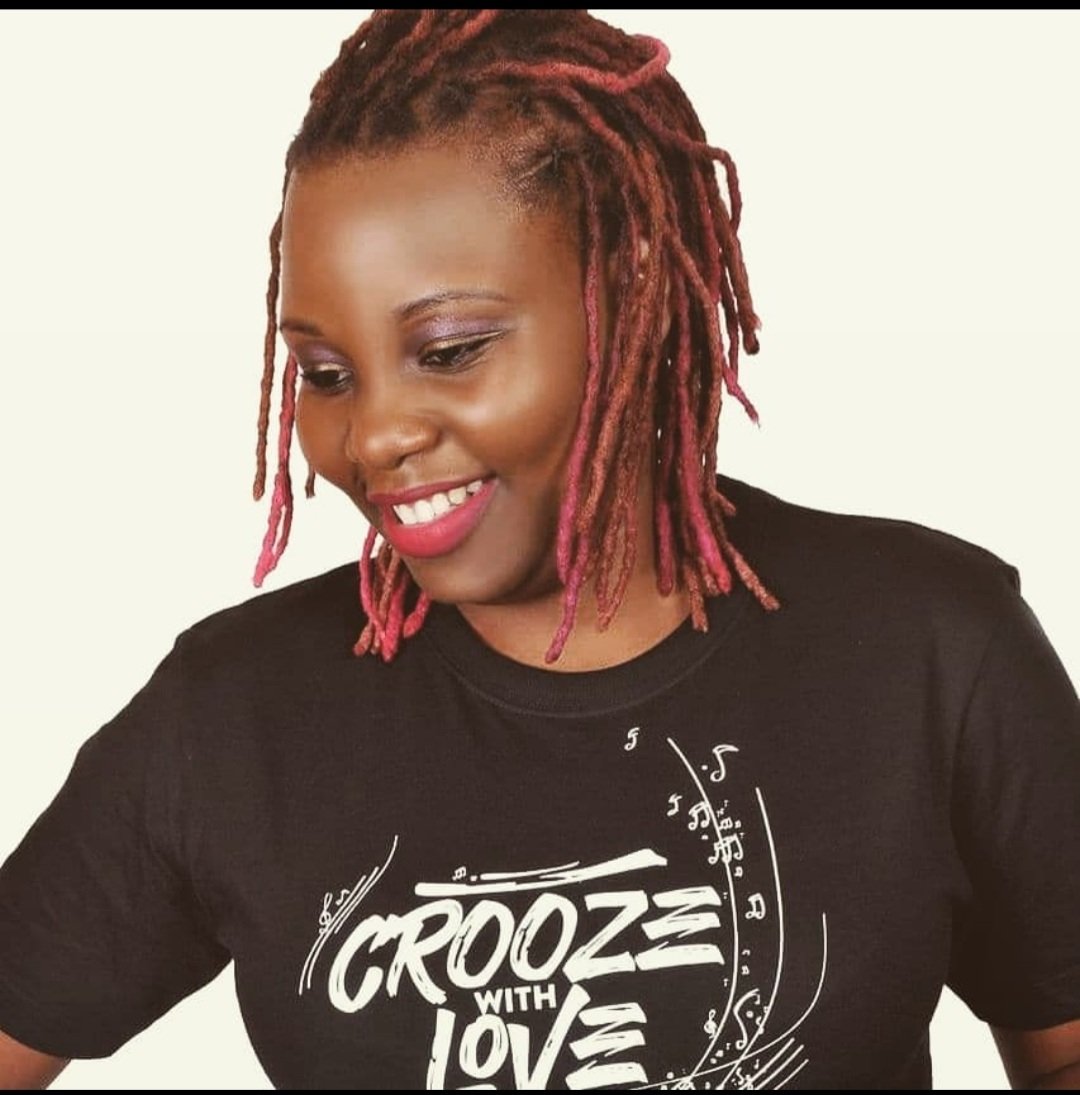 The dreadlocks have grown. The cheeks have grown. I have grown😊 
Throw back to some years ago.