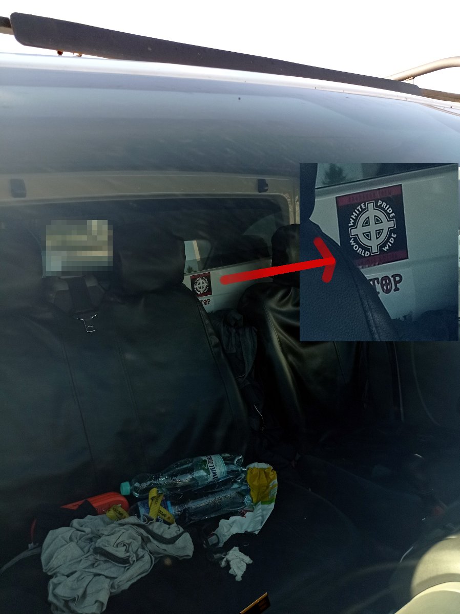 Nephilim_1976's tweet photo. Spotted a nazi kurva.
No plates hiding. He seems to be quite proud of that. https://t.co/92zs8E7XCL