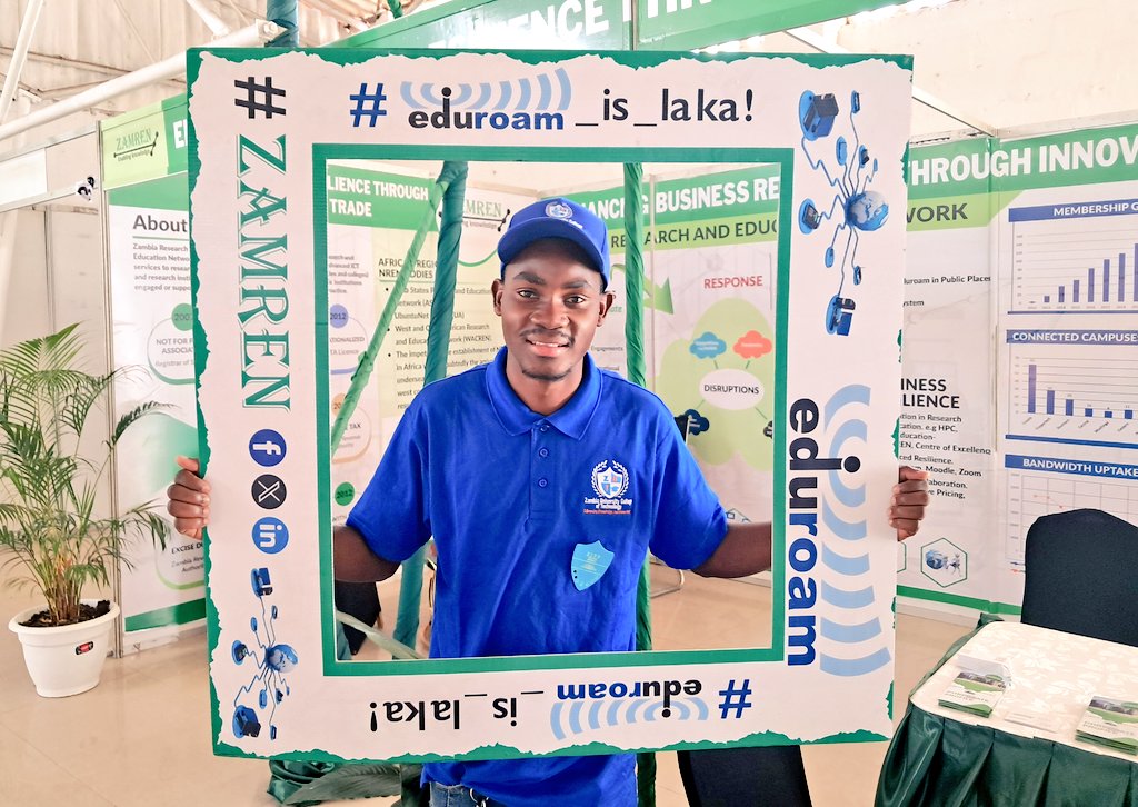 Peter Sense, President of the ZUCT Students Union, stopped by the ZAMREN stand at #ZITF2025! 
Zambia University College of Technology (ZUCT) is one of our proud member institutions, and yes, #eduroam_is_laka 😎