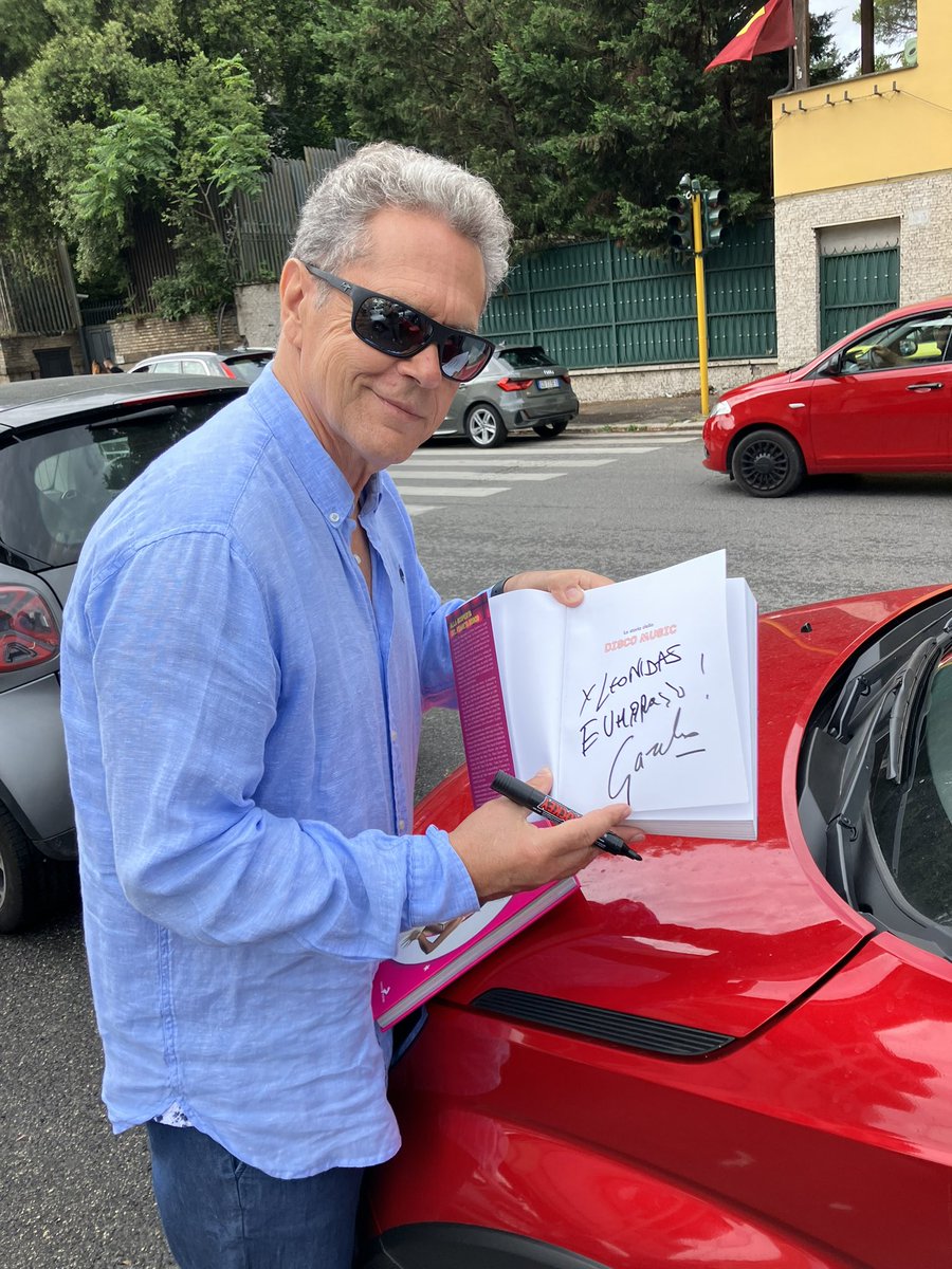 AndreaAngeliBuf's tweet photo. #Gazebo #Books #DonnaSummer #LavoceArcobaleno #LaStoriadellaDiscoMusic #DiscoMusic #ILikeChopin @GiovSavastano https://t.co/CErCaDLimv