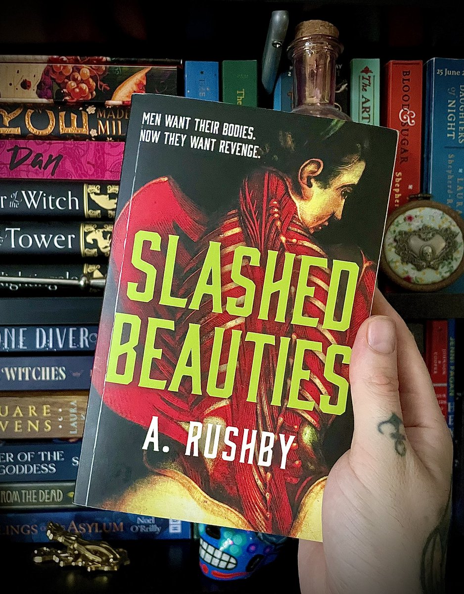 DMan1504's tweet image. 🫀YES YES YES🔪 
#SlashedBeauties by Allison Rushby is a gothic lovers DREAM! 
Haunting,unnerving,deceiving, and supremely unsettling!
I let this book devour me and I adored every second of it!
I cannot stress enough how incredible this book is!
Publishing Sept. By @VERVE_Books