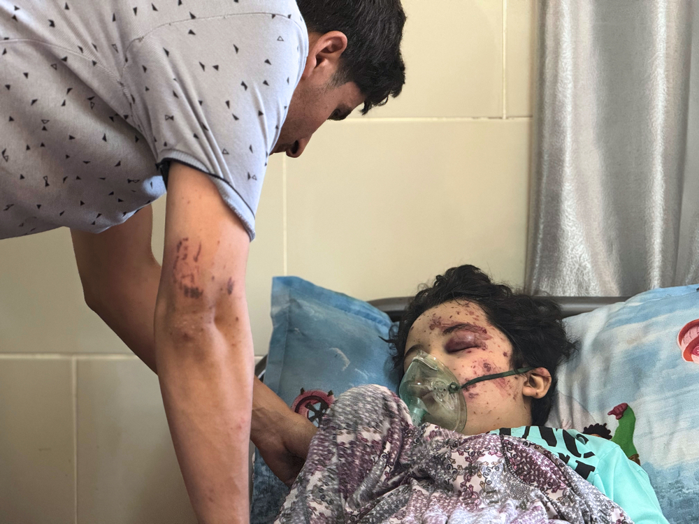 Israeli forces have been scaling up military operations in northern Gaza, especially in Gaza City and Jabaliya. On 27 June, an airstrike hit the home of an MSF surgeon and data analyst in Gaza City. The couple were wounded along with their 3 children.

After being rescued from