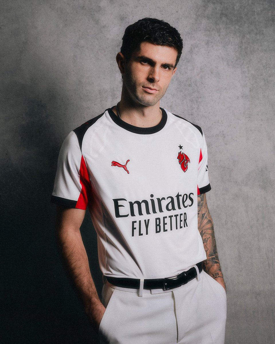 ActuFoot_'s tweet image. 🚨 OFFICIEL ! 𝗟’𝗔𝗖 𝗠𝗜𝗟𝗔𝗡 𝗗𝗘́𝗩𝗢𝗜𝗟𝗘 𝗦𝗢𝗡 𝗡𝗢𝗨𝗩𝗘𝗔𝗨 𝗠𝗔𝗜𝗟𝗟𝗢𝗧 𝗘𝗫𝗧𝗘𝗥𝗜𝗘𝗨𝗥 ! ❤️🖤

Le Diavoletto en guise de blason. 👹