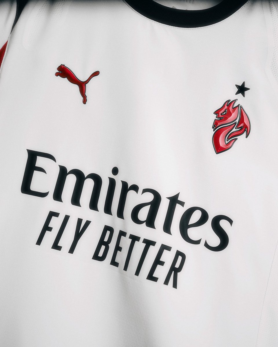 ActuFoot_'s tweet image. 🚨 OFFICIEL ! 𝗟’𝗔𝗖 𝗠𝗜𝗟𝗔𝗡 𝗗𝗘́𝗩𝗢𝗜𝗟𝗘 𝗦𝗢𝗡 𝗡𝗢𝗨𝗩𝗘𝗔𝗨 𝗠𝗔𝗜𝗟𝗟𝗢𝗧 𝗘𝗫𝗧𝗘𝗥𝗜𝗘𝗨𝗥 ! ❤️🖤

Le Diavoletto en guise de blason. 👹