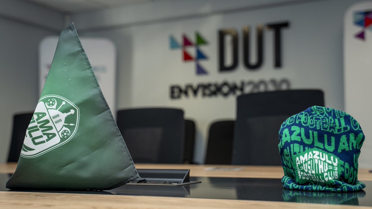 ⚽️ 𝗦𝗣𝗢𝗥𝗧 🫱🏿‍🫲🏾 𝗔𝗖𝗔𝗗E𝗠𝗜𝗔 🎓

AmaZulu FC and DUT have signed an MoU, uniting sports and education in a shared mission. Through this partnership, we aim to collaborate on initiatives that uplift communities and empower both players and students.

<a href="/DUT_Tweets/">DUT</a> #HebeUsuthu