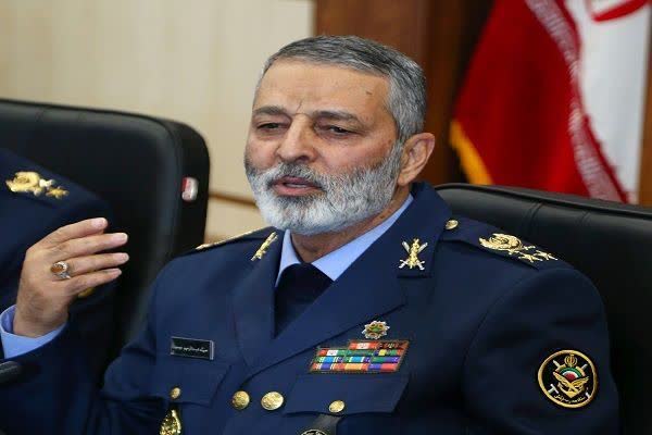 Roshan6644's tweet photo. به نقل از یکی از مقامات نیروهای مسلح همزمان با ترور فرماندهان ارشد نیروهای مسلح توسط آمریکا و رژیم صهیونیستی امیر سرلشگر #سیدعبدالرحیم‌ـ‌موسوی نیز در آن هنگام در قرارگاه پدافند هوایی کشور حضور داشت و مورد هجوم موشکی رژیم قرار گرفت. https://t.co/7ZaXbM6PSH
