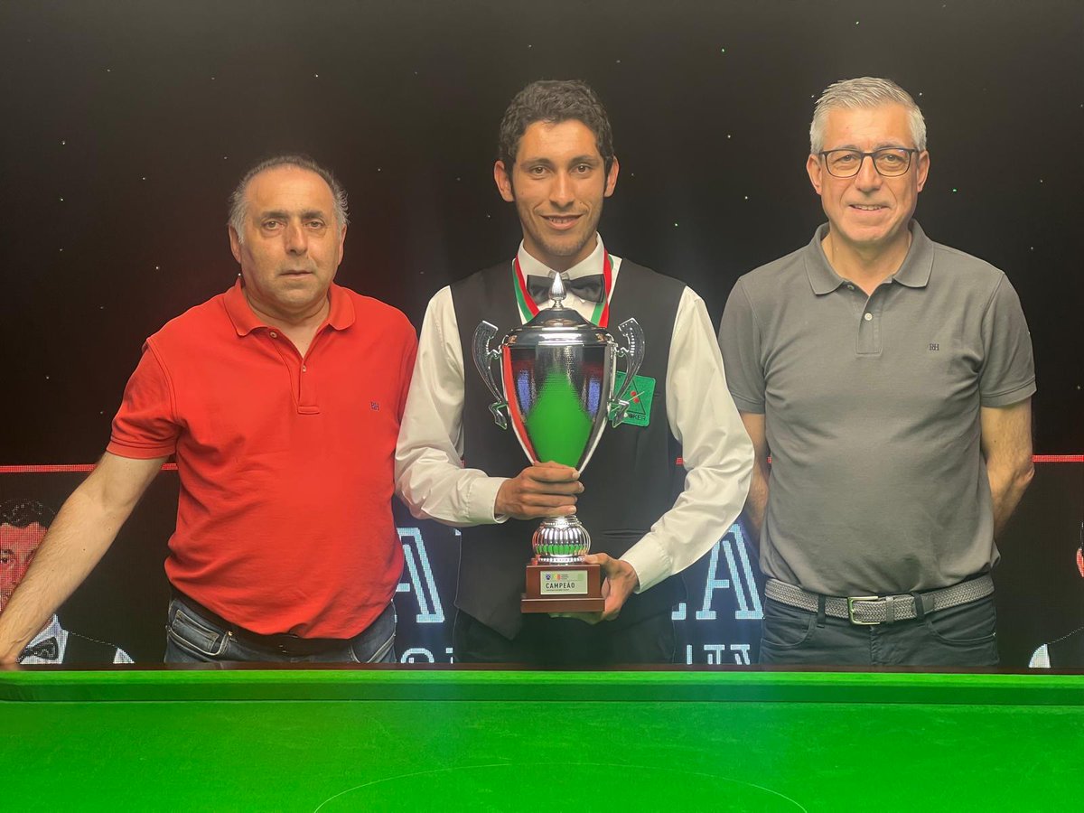 🇵🇹 YOUNGSTER RUIVO WINS MAIDEN PORTUGUESE SNOOKER CHAMPIONSHIP TITLE 🏆

Miguel Ruivo won the 2025 Portuguese National Snooker Championship after ousting defending champion Diogo Lourenço Badalo on the very last black ball in a thrilling final.

Report 👇

worldsnookerfederation.org/youngster-ruiv…
