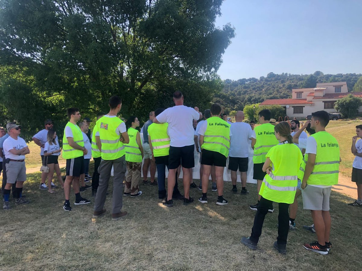 JFalange's tweet image. Este pasado fin de semana tuvo lugar el XXIII campamento JFE-SEU "Publio Quindós", donde disfrutamos de unas jornadas de formación, ejercicio y camaradería.
Muchas gracias a los camaradas italianos del Blocco por su compañía.
Patria o muerte.