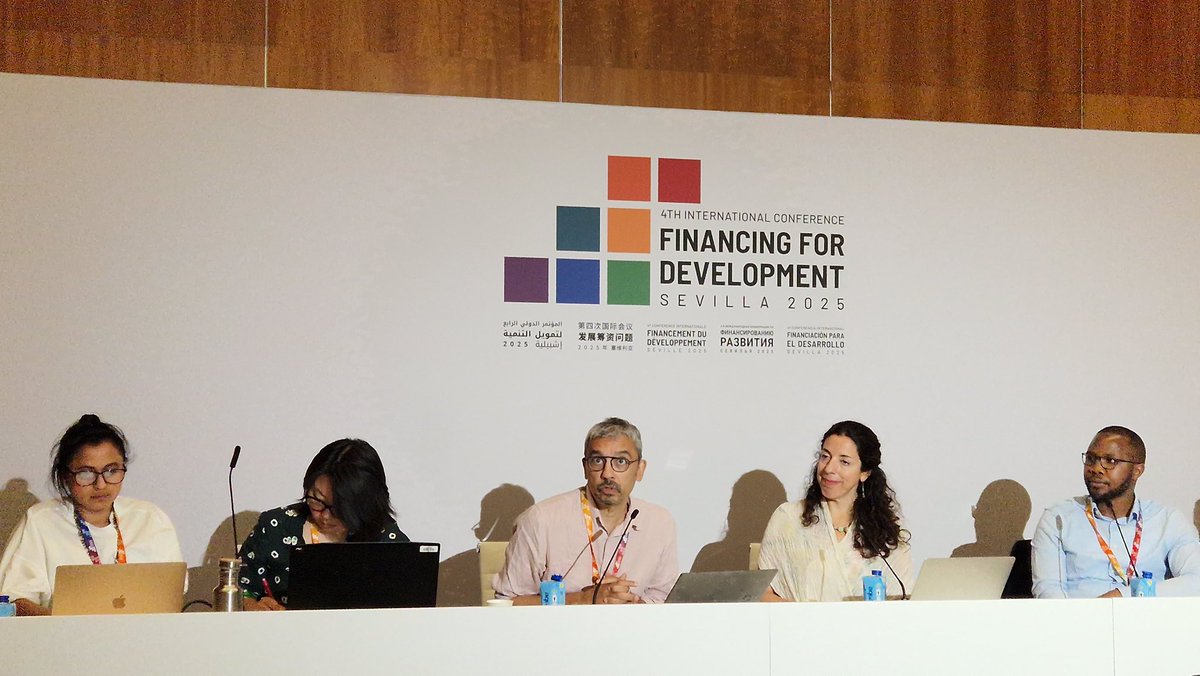 IEJ_SA's tweet image. 📸 LIVE from #FfD4 in Sevilla
IEJ Senior Researcher Mzwanele Ntshwanti is engaging with global experts at Side Event 18, unpacking the limitations of private finance in achieving the right to development.
This critical dialogue brings to the fore alternative visions for…