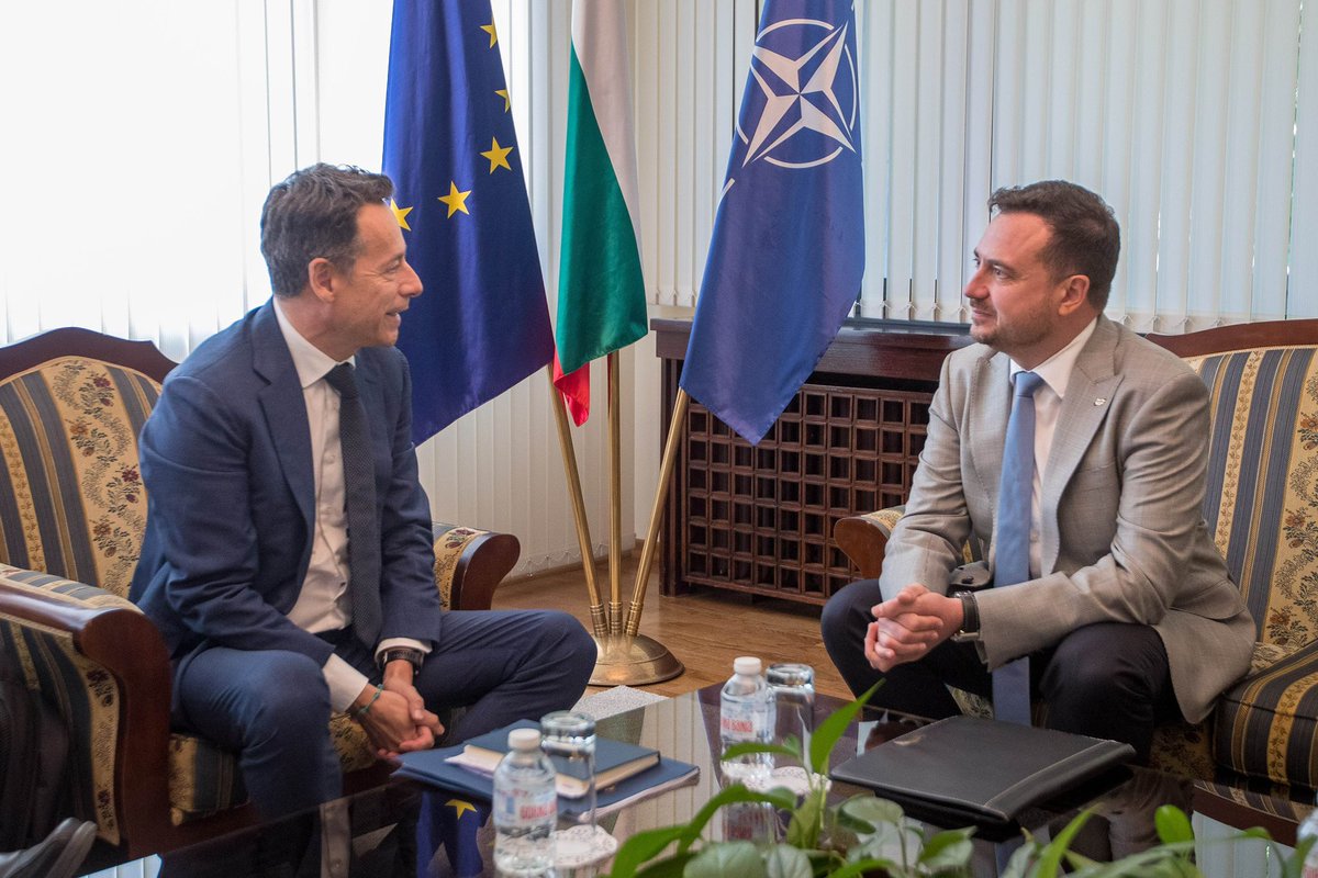 Excellent dialogue with Nikolay Pavlov, Viceminister of Foreign Affairs in Bulgaria . Avanzando en el proceso de ratificación del AMA con la UE en parlamento búlgaro y fortalecíendo cooperación antártica y oceanica por BBNJ.