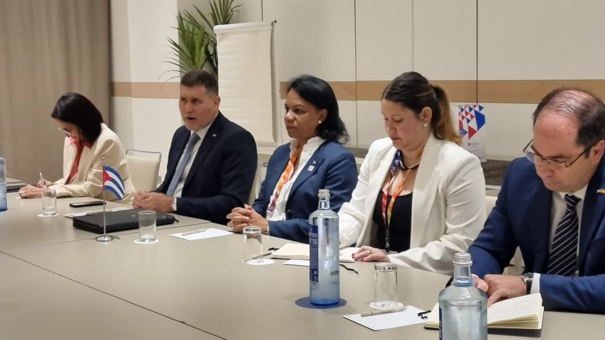 Productiva reunión del Comité Estratégico para el Programa de Conversión de Deuda con Cuba con el que ponemos en marcha 375M€ para financiar proyectos de desarrollo sostenible.

➡️Damos cumplimiento al acuerdo bilateral de 2016.

🇪🇸🤝🏽🇨🇺