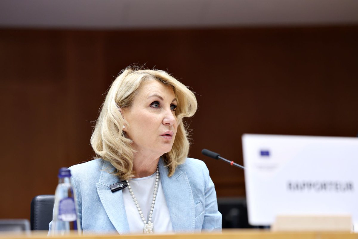 EPP Group CoR (@epp_cor) on Twitter photo 🚀 Europe must act now or risk falling behind. Simplification isn’t lowering standards — it’s unlocking innovation, empowering regions & cutting red tape. Let’s build a Union agile enough to lead, not just follow. The future won't wait. <a href="/DrenjaninJelena/">Jelena Drenjanin</a> 🚀 Europe must act now or risk falling behind. Simplification isn’t lowering standards — it’s unlocking innovation, empowering regions & cutting red tape. Let’s build a Union agile enough to lead, not just follow. The future won't wait. <a href="/DrenjaninJelena/">Jelena Drenjanin</a>