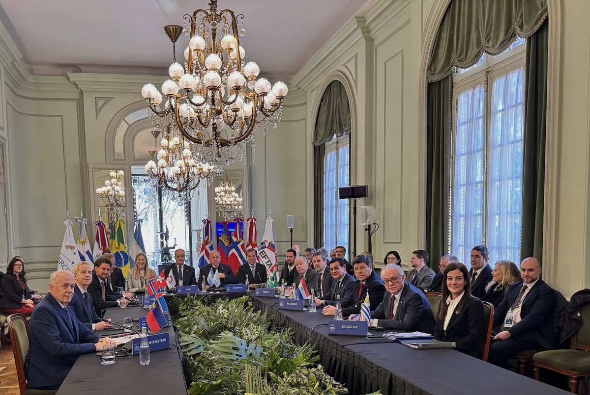 🤝 #MERCOSUR🇦🇷🇧🇷🇵🇾🇺🇾 and #EFTA🇮🇸🇱🇮🇳🇴🇨🇭 concluded the FREE TRADE AGREEMENT negotiations in 🇦🇷 Buenos Aires, aiming to improve market access for over 97% of common exports.