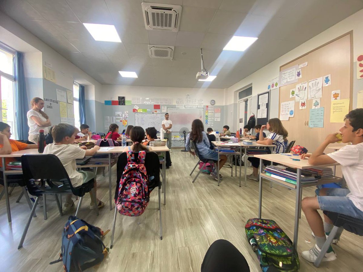 UnionOperatorAM's tweet image. 🔐 The protection of personal #data has become both a legal and educational priority.

Within this framework, the Union of Operators of Armenia organized a meeting at the French School Anatole France with personal data protection expert Gevorg Hayrapetyan.
