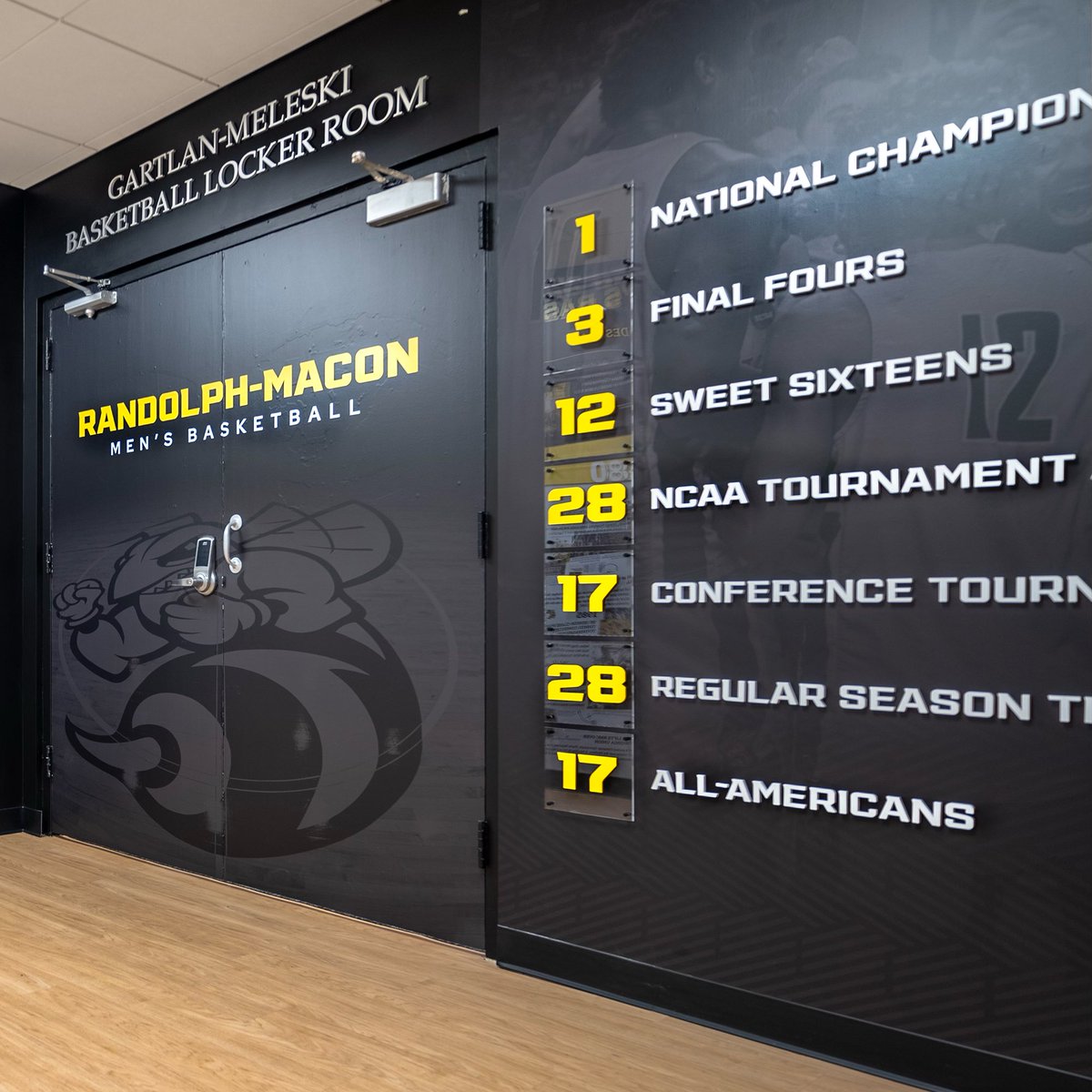 Under Four Creative tweet media