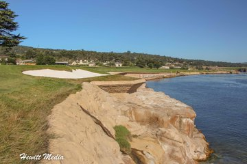 LiyaTessa's tweet photo. Pebble Beach is one of the most iconic golf courses in the U.S.—breathtaking views, legendary holes, and rich history. 🏌️♂️🌊 Learn more in my Pebble Beach Golf Guide! ⛳️ #CA #TX #USA #golf #PebbleBeach #travel #luxury #golfguide 🏖️📘 https://t.co/PsXqVg4rHb