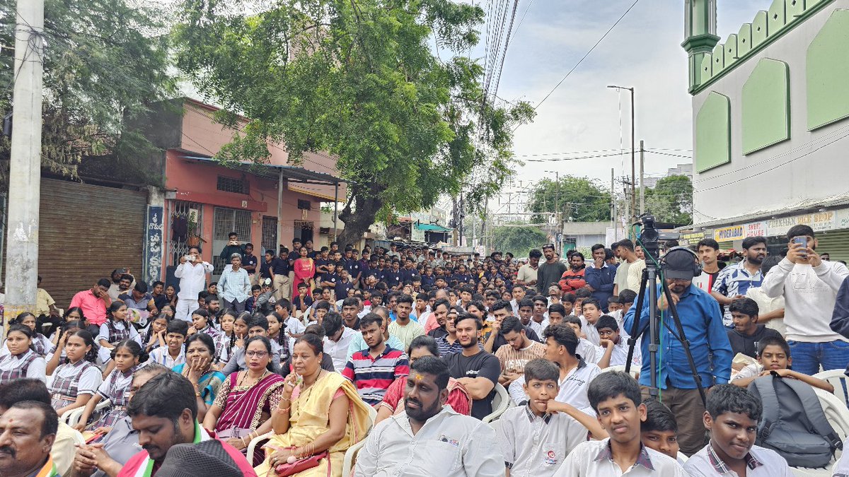 FaheemQureshinc's tweet image. Attended the Public Awareness Program Against Drug Abuse today at Tala Gadda, Karwan, organized by the Congress Party as part of CM Revanth Reddy’s state-wide campaign to make #Telangana a drug-free state.
The program was led by Karwan Assembly in-charge Janab Osman Bin Mohammed…