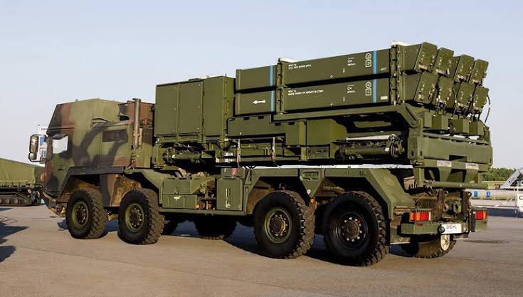 İsviçre ve Almanya, Avrupa Gökyüzü Kalkanı (European Sky Shield) kapsamında çeşitli kara tabanlı hava savunma sistemlerini ortaklaşa satın alma konusunda anlaştı.