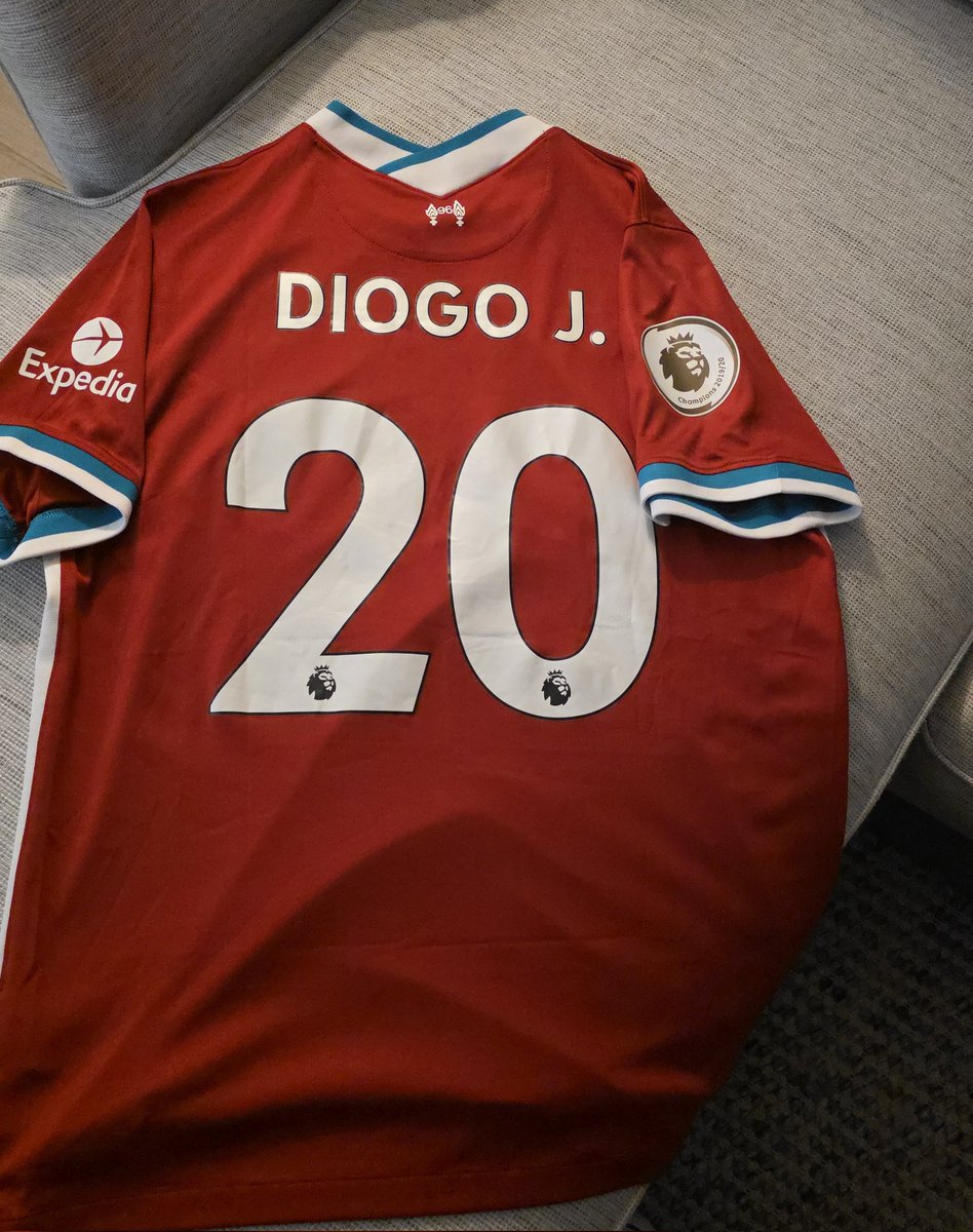 Absolutely gutted! 

<a href="/DiogoJota18/">Diogo Jota</a> you will be missed.

He's a lad from Portugal, better than Figo don't ya know....OH, HIS NAME IS DIOGO!!

Rest in peace our Portuguese prince!

#YNWA #Diogo #hewearsthenumber20