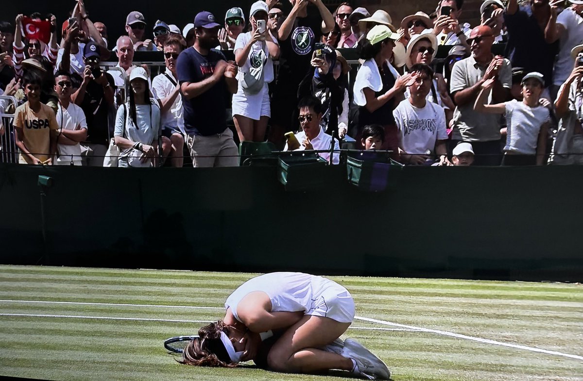 O ağladı, biz ağladık. #Wimbledon 

🇹🇷 Zeynep Sönmez