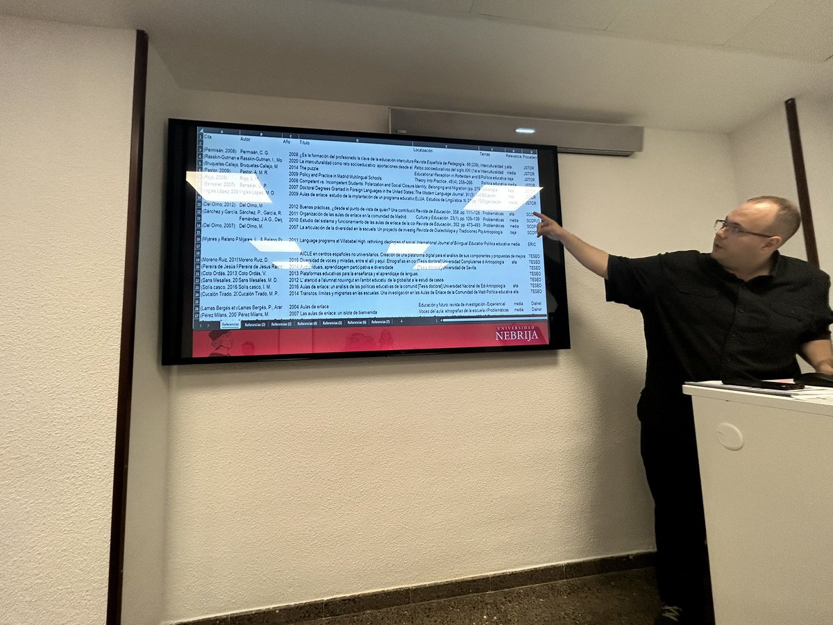 contintachina's tweet photo. “Revisión bibliográfica sobre las aulas enlace y situación actual desde ELE” en @Nebrija @NebrijaLenguas en el #congresolenguas https://t.co/1HfsugTYeJ